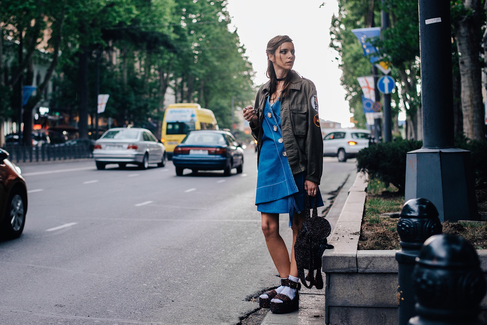 Уличный стиль, Тбилиси: сочетание сандалий с носками