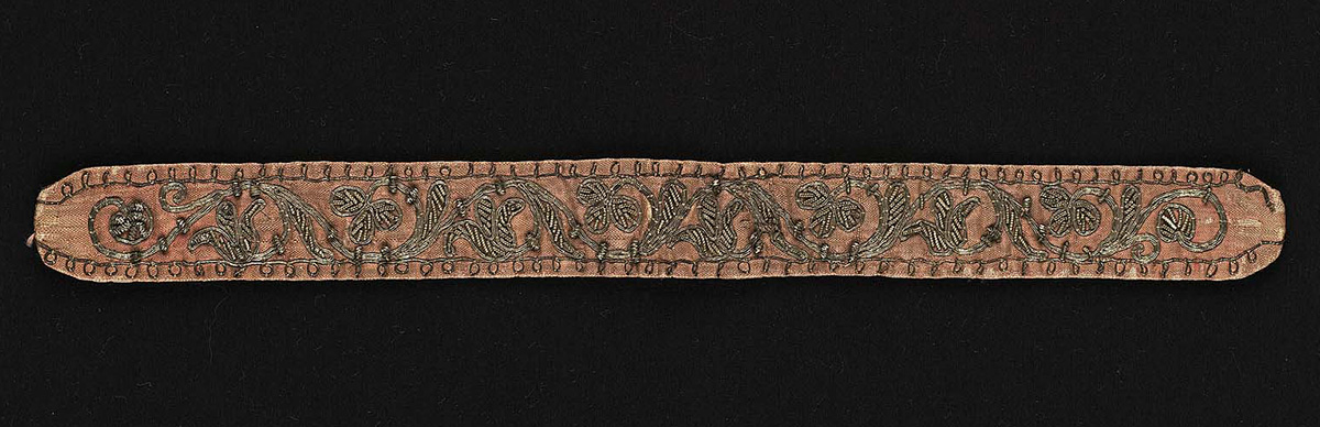 Шёлковые подвязки на подкладке из льна. Вышивка серебряной нитью. Франция, 18-й век.