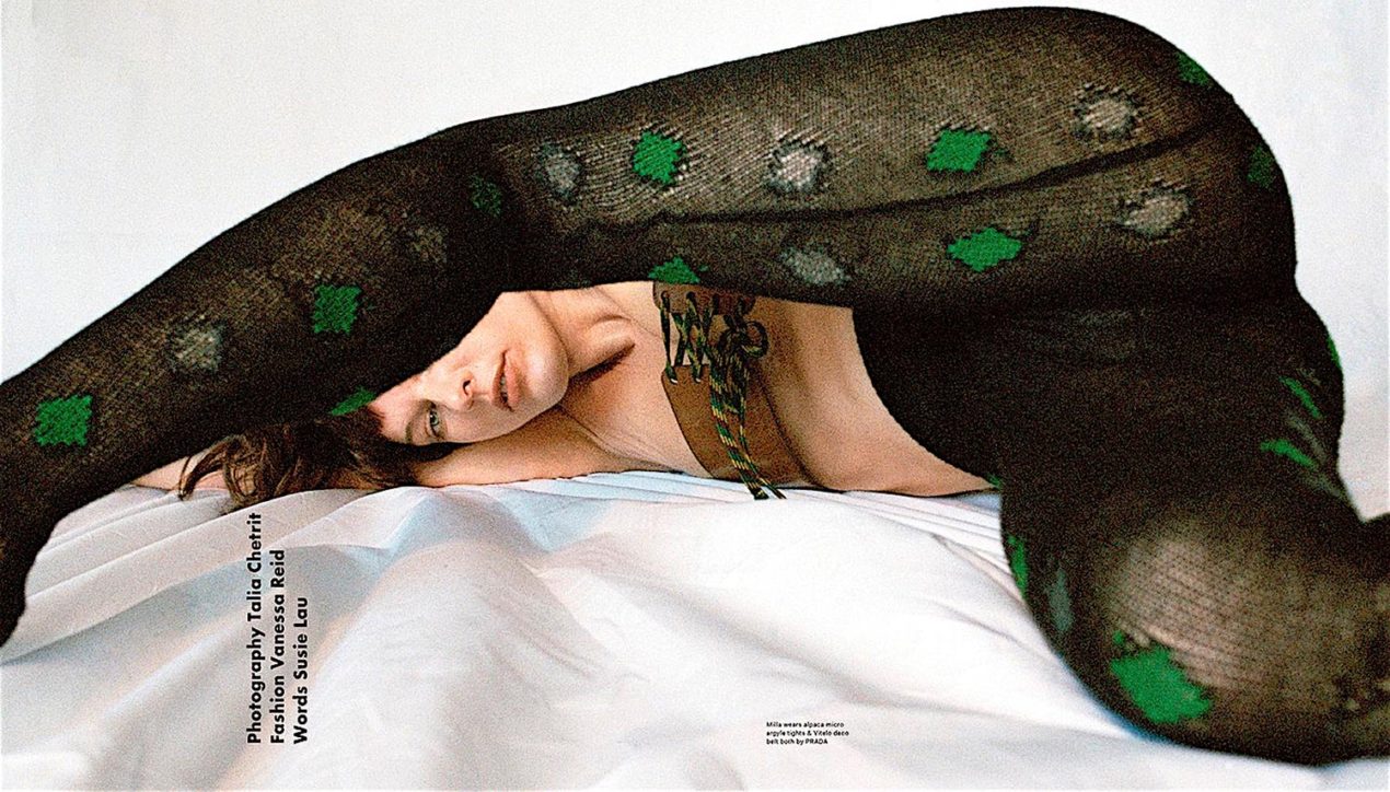 Милла Йовович топлесс и колготки Prada в фотосессии для Pop Magazine