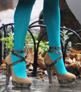 Sarah Jessica Parker в плотных голубых колготках. Фото: DailyMail