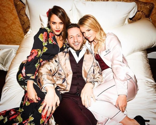 С Джессикой Альбой и Келли Сойер на пижамной вечеринке Dolce&Gabbana