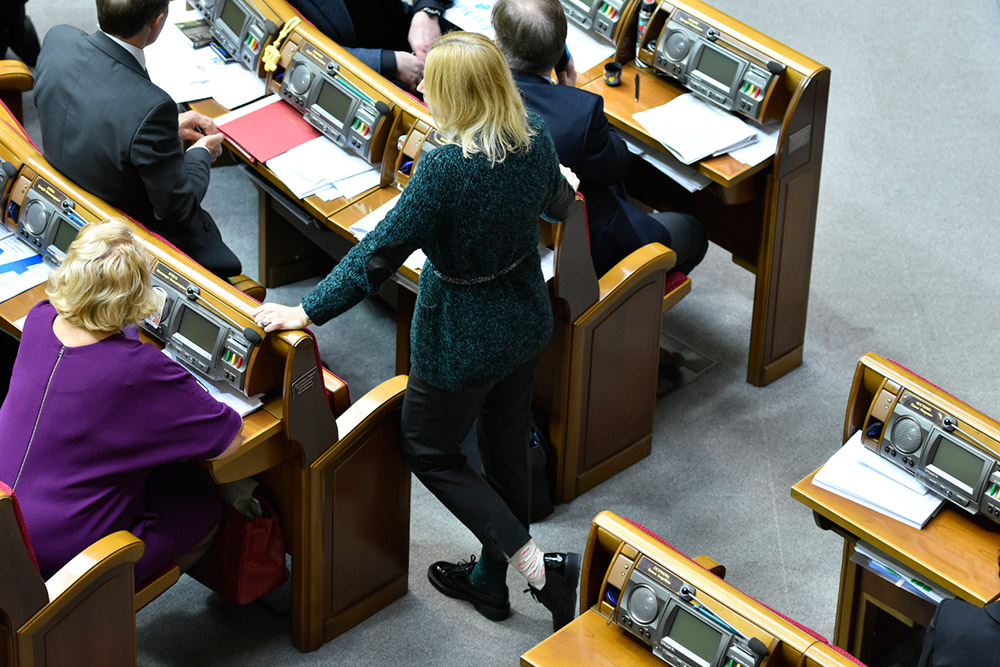 Елена Кондратюк в разноцветных носках. Фото: Аркадий Манн, "Страна".