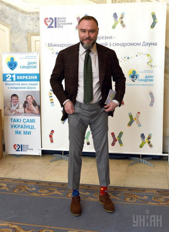 Депутаты Верховной Рады Украины активно делали себяшки в непарных носках