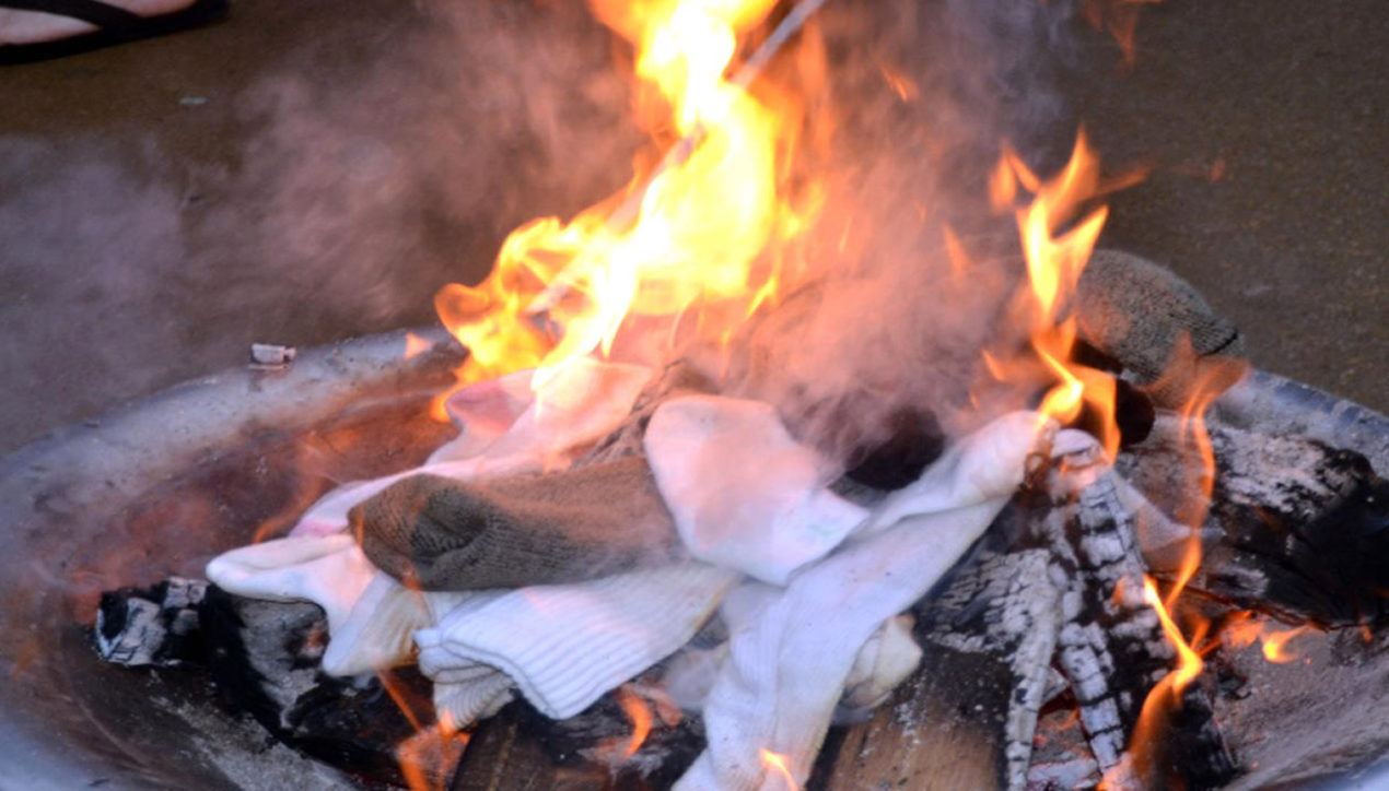 Ежегодное сжигание носков Burning of the Socks  состоялось на озере Тексома