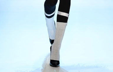 Jean Paul Gaultier вводит в моду женские подвязки для носков