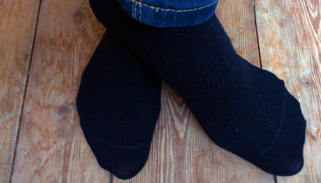 Зачем девушкам маленькие чёрные носочки?
