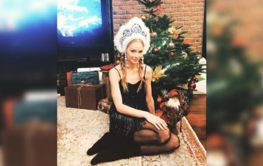 Ходченкова в носках и кокошнике оказалась востребованной «Снегурочкой на дом»