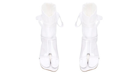 Однозначное «да» босоножкам с носками | Maison Margiela Лето-2019