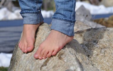 Почему подростки носят короткие носки