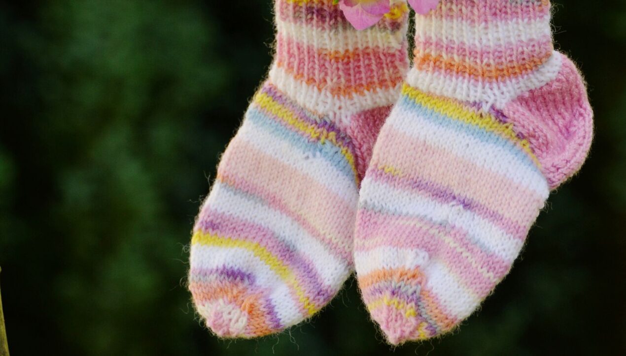 Британский ритейлер Matalan отзывает носки с помпонами из-за опасений, что дети могут ими подавиться