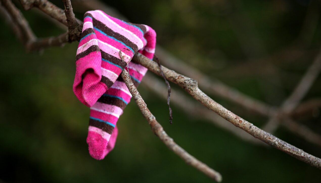 В мире начинают отмечать День непарных носков – Odd Socks Day