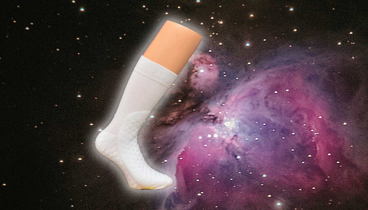 ТОП-12 тематических носков ко Дню космонавтики