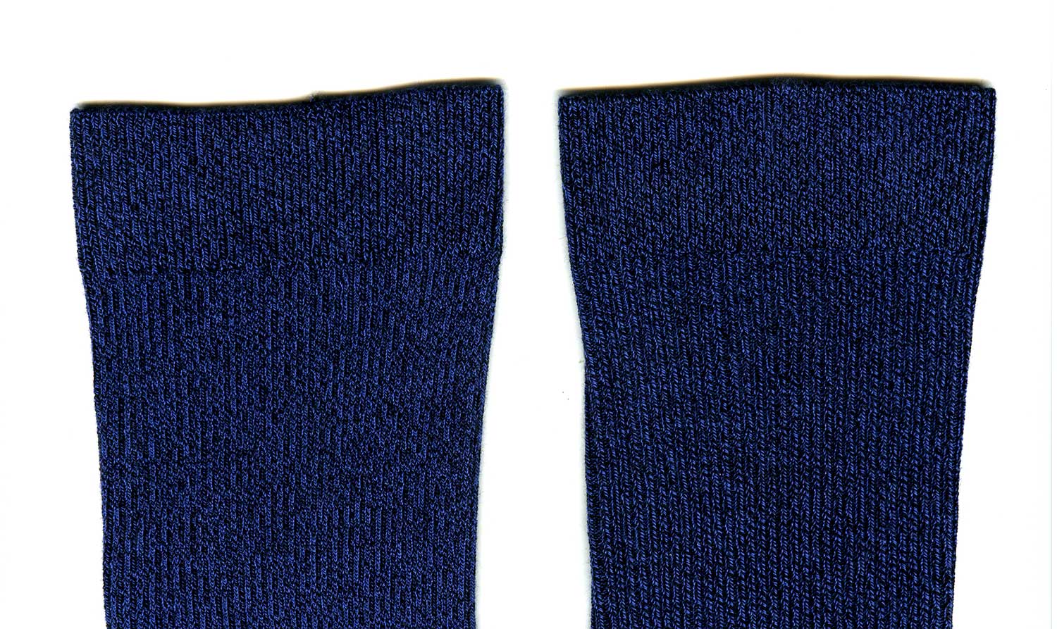 Верх носков Omsa 301 Comfort: изнанка (слева) и лицевая сторона (справа) практически неразличимы ©bracatuS