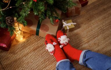 29 декабря Тинькофф разыграет 2000 комплектов носков среди новых заёмщиков в рамках акции «Деньги вместо кредита»