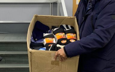 Член совета Рочдейла получил анонимное пожертвование в виде 1000 пар носков