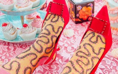 Модельер принцессы Дианы Зандра Роудс и Happy Socks выпустили совместную коллекцию ярких носков