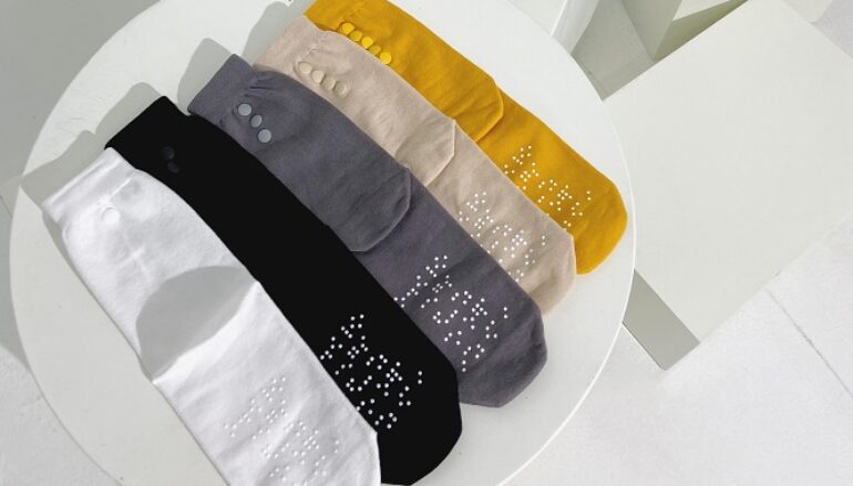 Студенческий венчурный клуб разрабатывает инновационные носки для слабовидящих