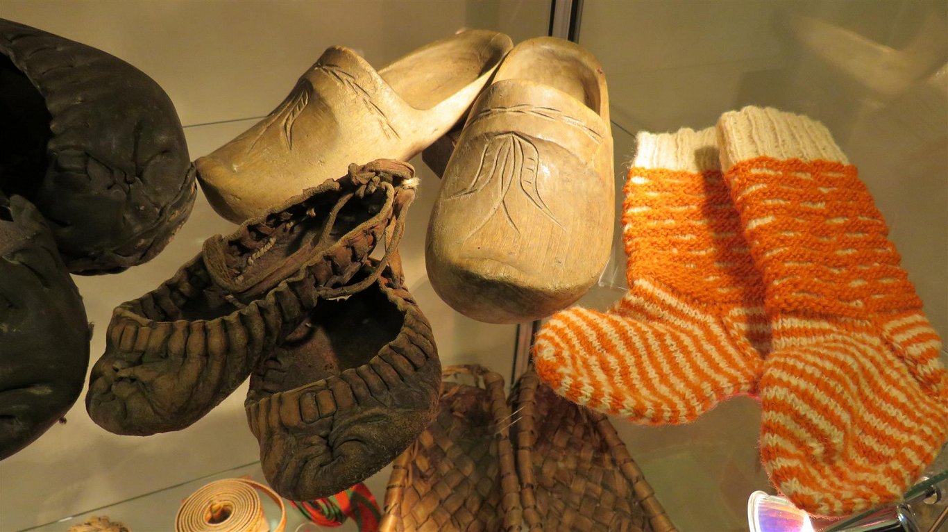 Выставка «Туфли, лапти, пасталы»