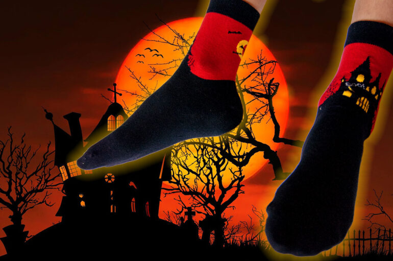 Хэллоуинские носки с «тем самым» ведьминским замком 🌕🏰👻 OMSA Free Style 608