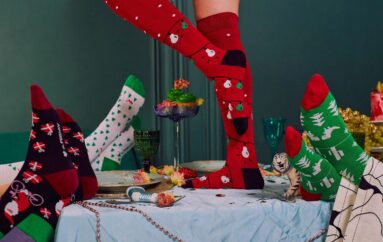 Петербургская фабрика St.Friday Socks выпустила носки ко дню рождения Деда Мороза