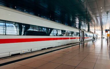 Не возите деньги в чулках: у пассажирки поезда пограничники обнаружили незадекларированные 32 000 евро