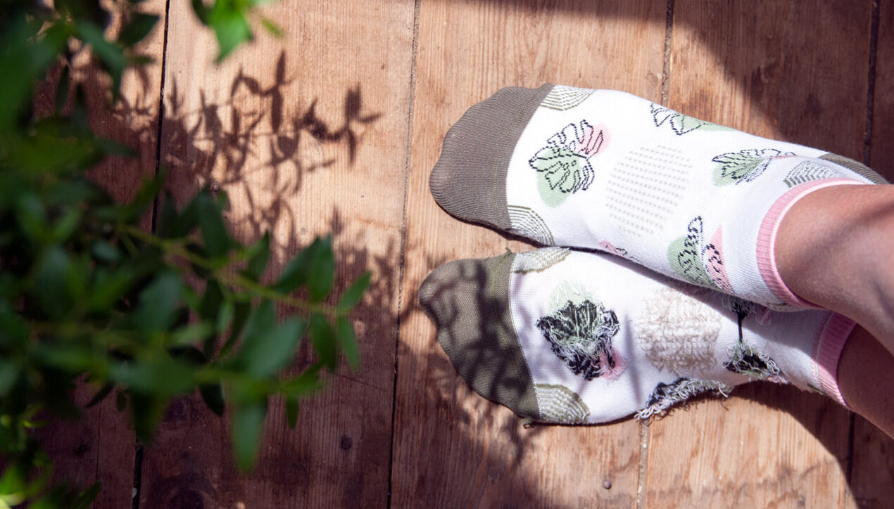 Женские носки в эко-стиле: с листьями «токсичной» монстеры | MiNiMi Trend 4210