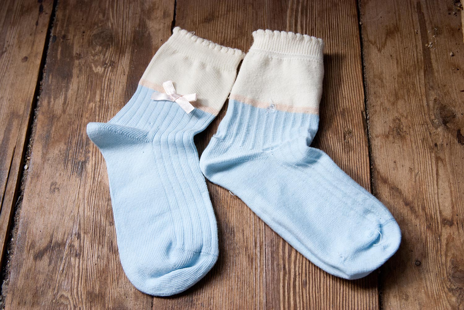 Детские носки с бантиками. Изображение: ©bracatuS