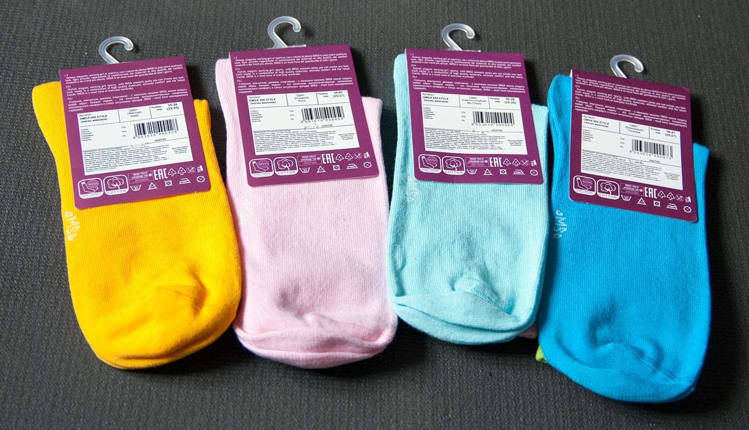 Двухцветные женские хлопковые носки Omsa 554 Style. ©bracatuS.com