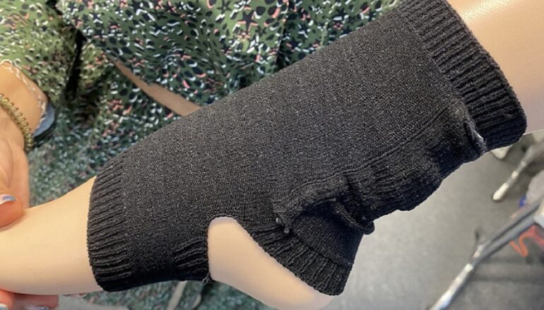 Исследователи из Ноттингема создали прототип «умного» носка, который предупреждает пожилых людей о вероятности падения с точностью более 94%
