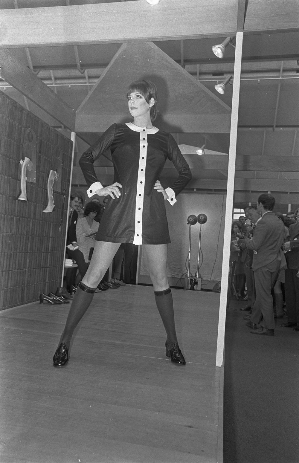 Свободное платье Мэри Куант на показе в 1969 году