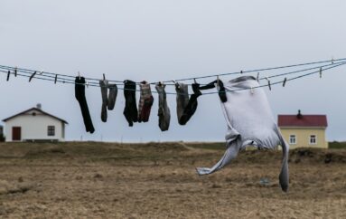 Как отстирать белые носки: «бабушкины» советы и современные способы